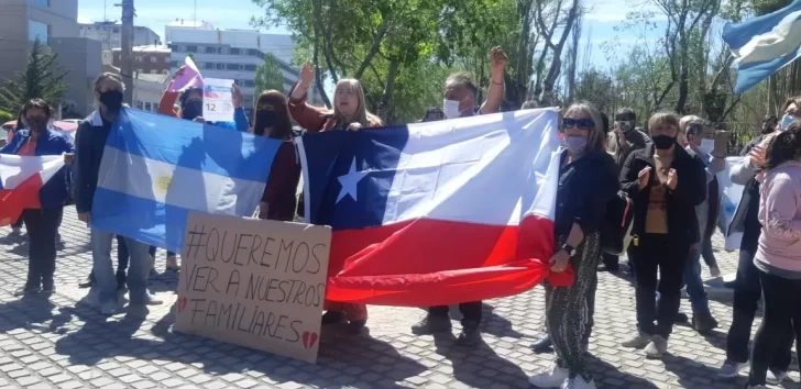 Familias argentinas y chilenas movilizaron por la apertura de fronteras terrestres