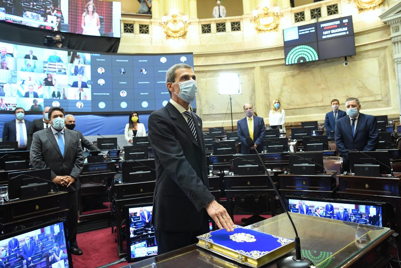 Ricardo Guerra juró como senador, en la banca que ocupaba Carlos Menem