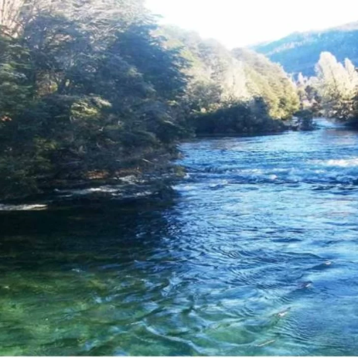 Turista de Neuquén cayó al río cuando pescaba con su nieto y murió ahogado