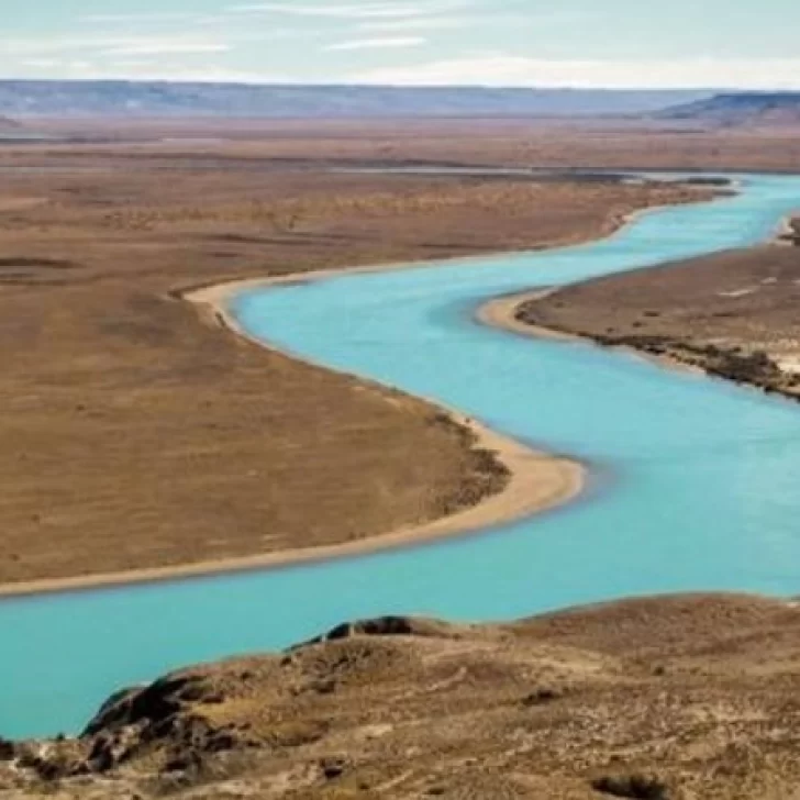 En homenaje a los tripulantes del ARA San Juan: cuatro nadadores realizarán una travesía en el río Santa Cruz