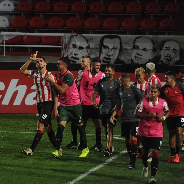 Agónico triunfo de Estudiantes sobre River en el arranque de la Copa de la Liga Profesional