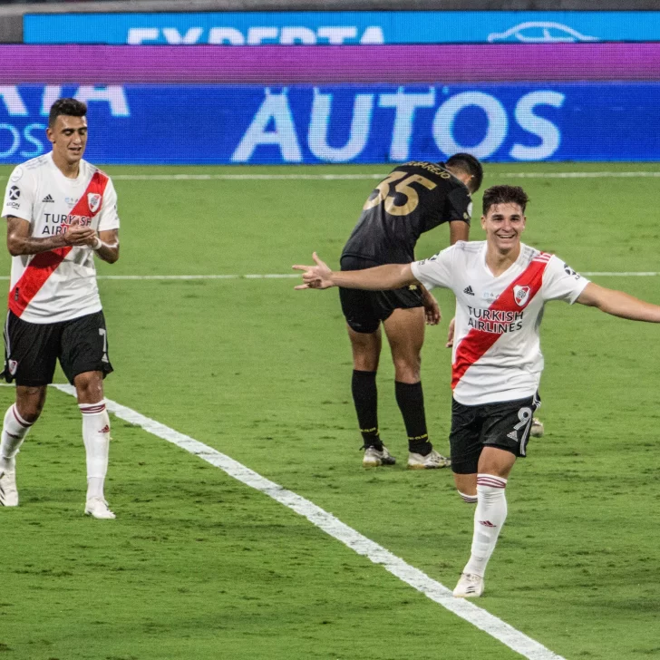 Videos. River Plate goleó a Racing por 5 a 0 y es el campeón de la SuperCopa