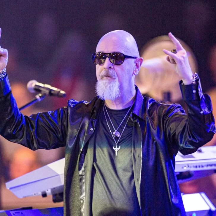 Rob Halford, cantante de Judas Priest, reveló que intentó suicidarse por tener que ocultar su homosexualidad Rob Halford, cantante de Judas Priest, reveló que intentó suicidarse por tener que ocultar su homosexualidad