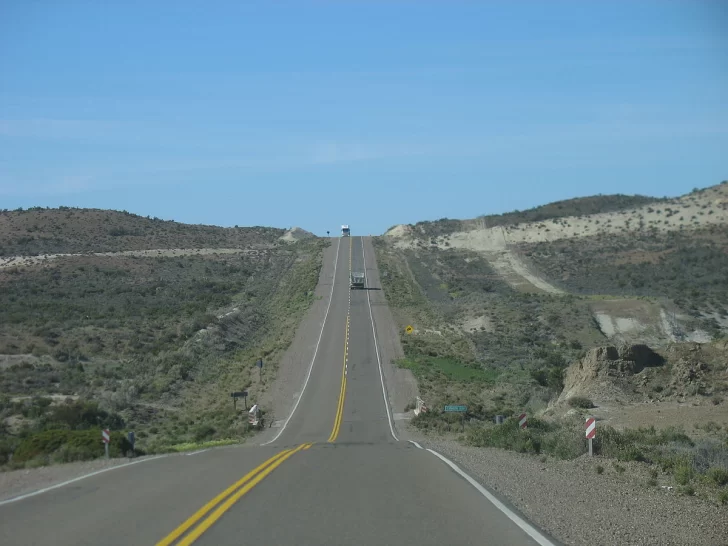 Varados en otras provincias podrán volver en auto hasta el martes