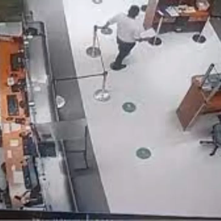 Actividad paranormal: el guardia de seguridad de una clínica atendió a un fantasma en plena madrugada Actividad paranormal: el guardia de seguridad de una clínica atendió a un fantasma en plena madrugada