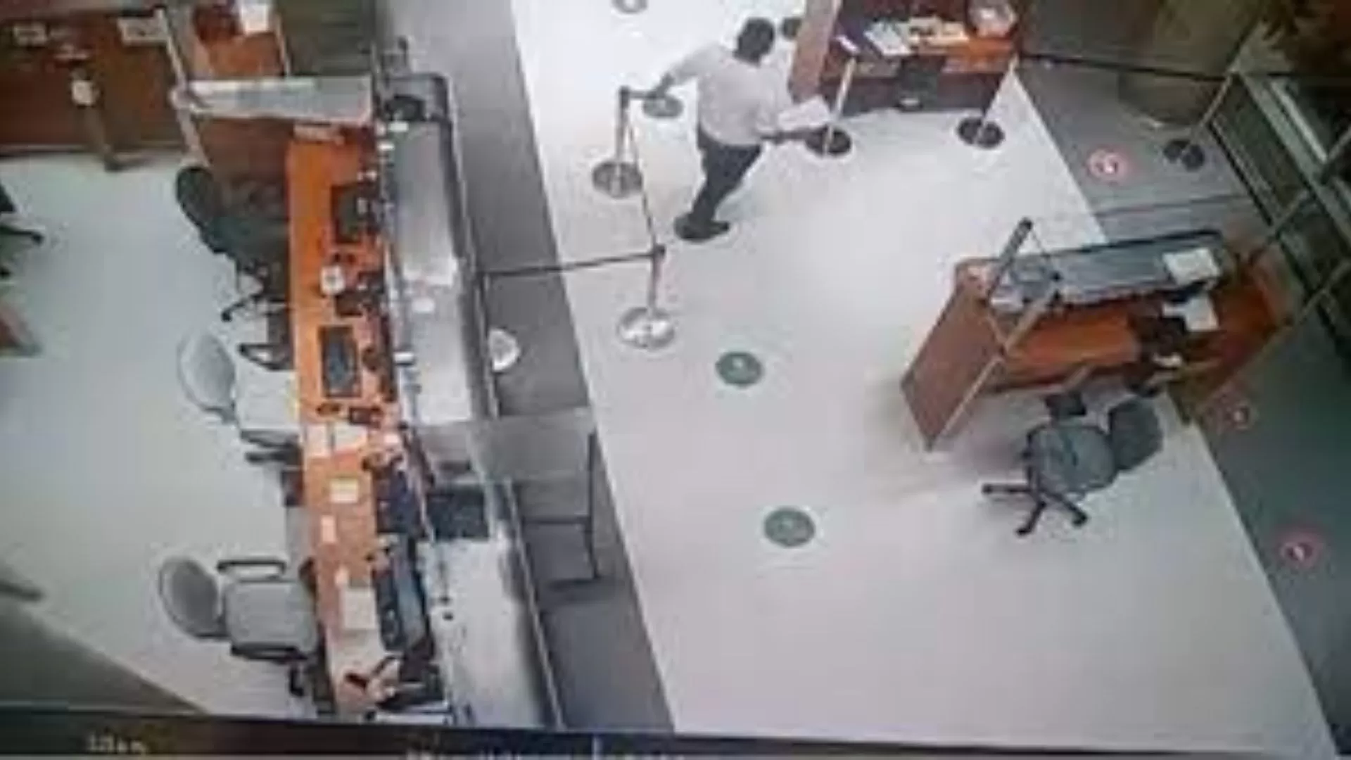 Actividad paranormal: el guardia de seguridad de una clínica atendió a un fantasma en plena madrugada Actividad paranormal: el guardia de seguridad de una clínica atendió a un fantasma en plena madrugada