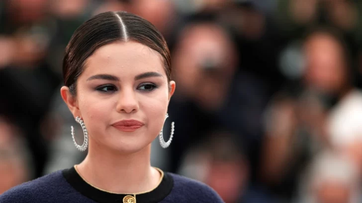 ¿Cuáles son los síntomas que tiene la enfermedad que padece Selena Gómez y otros artistas?