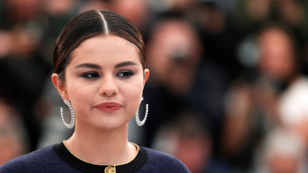¿Cuáles son los síntomas que tiene la enfermedad que padece Selena Gómez y otros artistas?
