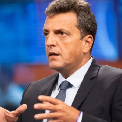 Sergio Massa se empodera de “la pelea colectiva” para ganarle a Javier Milei: expectativa por más medidas y se vienen los debates