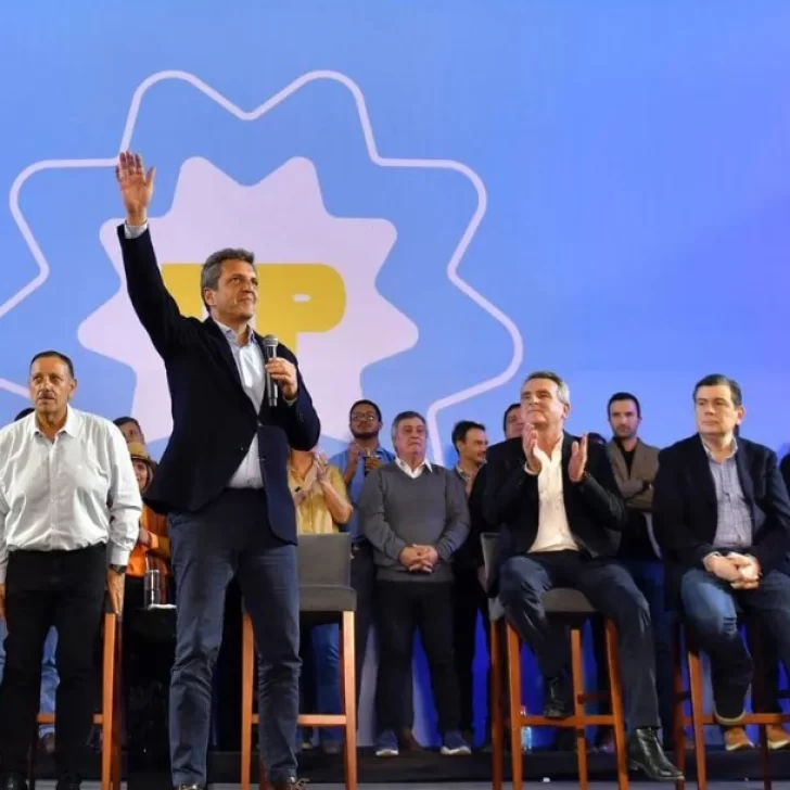 Sergio Massa convoca al Norte a “todos los que tienen conciencia de lo que pueden perder los argentinos” si gana Javier Milei: se movilizan gobernadores, CGT y CTA