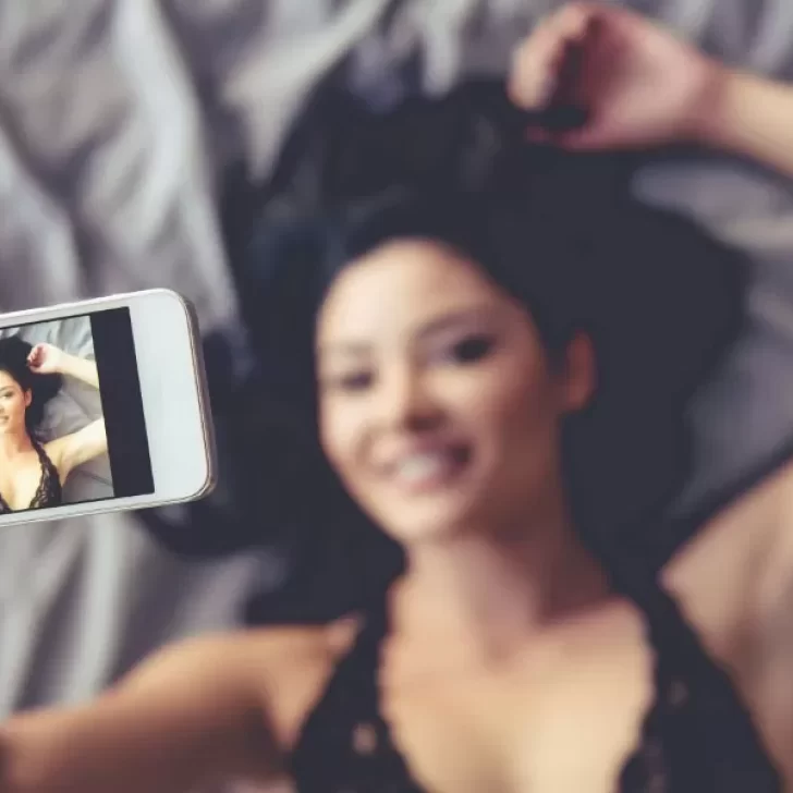 Sextorsión: Los peligros que presenta enviar tus fotos o videos a través de redes sociales Sextorsión: Los peligros que presenta enviar tus fotos o videos a través de redes sociales