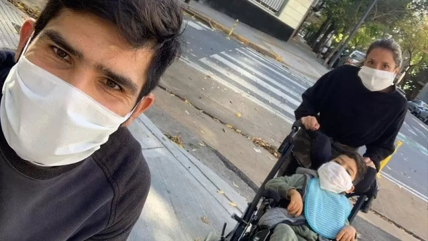 Desesperado tuit de la esposa de Silvio Romero porque OSDE dejó sin cannabis medicinal a su hijo con parálisis cerebral