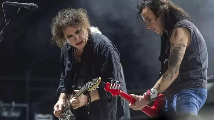 Simon Gallup, histórico bajista de The Cure, anunció su salida del grupo: “Estoy harto de la traición”