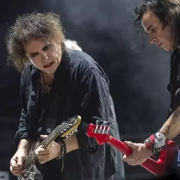 Simon Gallup, histórico bajista de The Cure, anunció su salida del grupo: “Estoy harto de la traición”