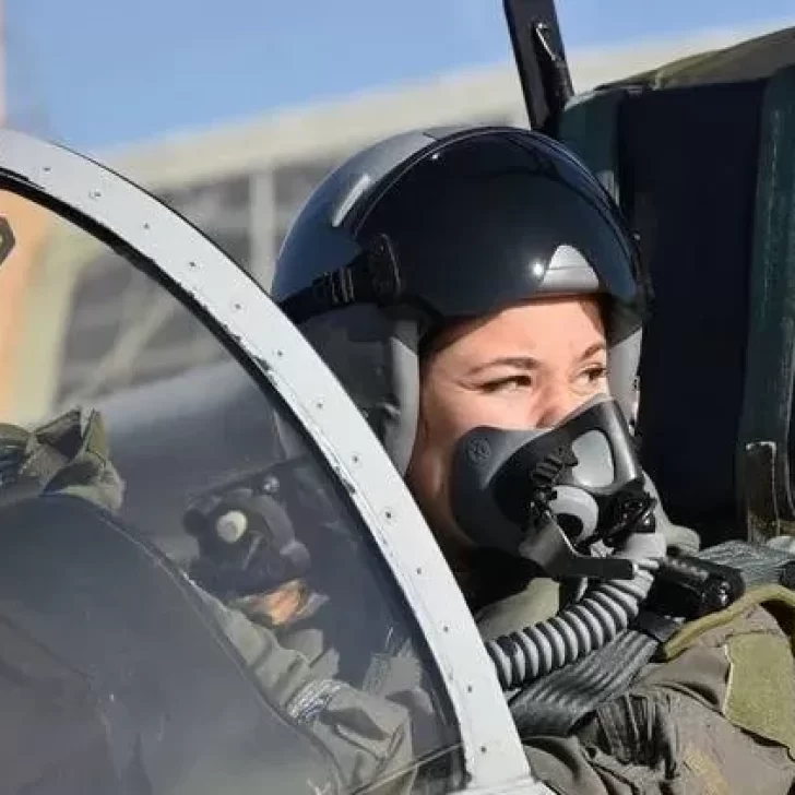 Sofía Vier, la primera aviadora argentina egresada de la Fuerza Aérea de paso por Santa Cruz