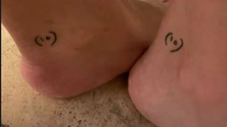 Dalma y Gianinna estrenaron el “tatuaje oficial” de Diego Maradona e invitaron a que otros lo hicieran