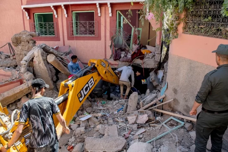 Sigue la búsqueda de sobrevivientes del terremoto en Marruecos que causó casi 2.900 muertos