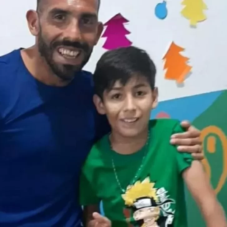 Joaquín Nahuel, el nene de las tortas conoció a Carlitos Tévez Joaquín Nahuel, el nene de las tortas conoció a Carlitos Tévez