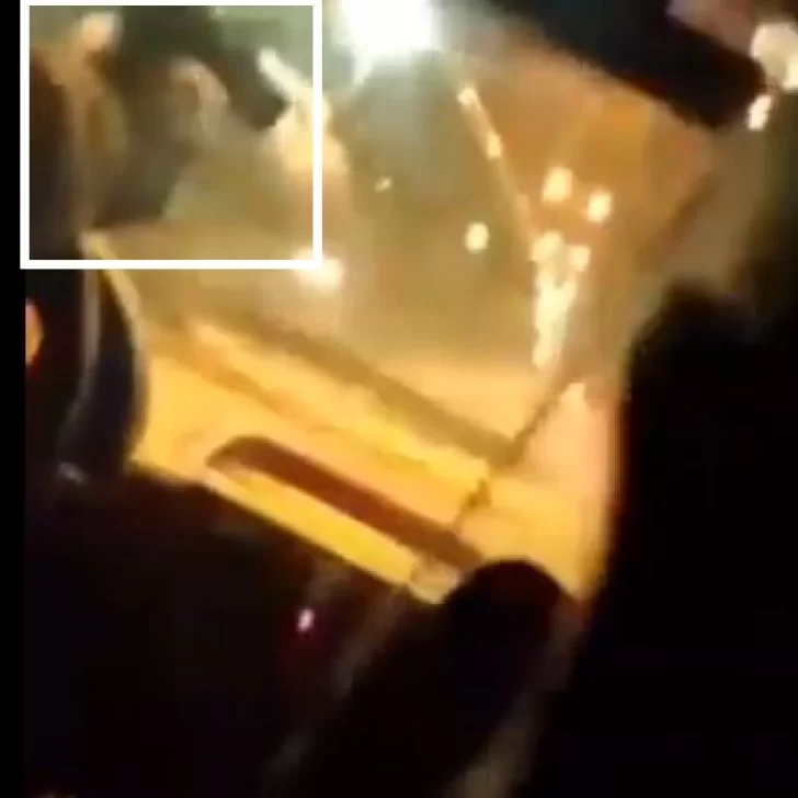 Video: policías dispararon a través del parabrisas en persecución de película