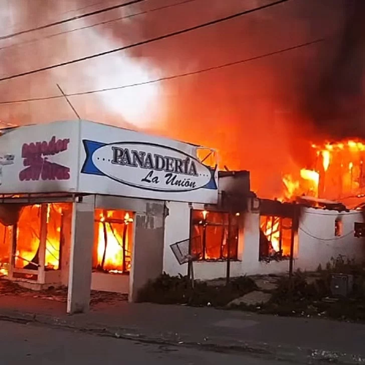 Tristeza: se incendió la histórica panadería de Tolhuin, “La Unión”