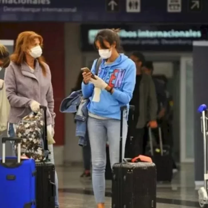 Los turistas extranjeros podrán abrir una caja de ahorro en dólares al llegar a Argentina Los turistas extranjeros podrán abrir una caja de ahorro en dólares al llegar a Argentina