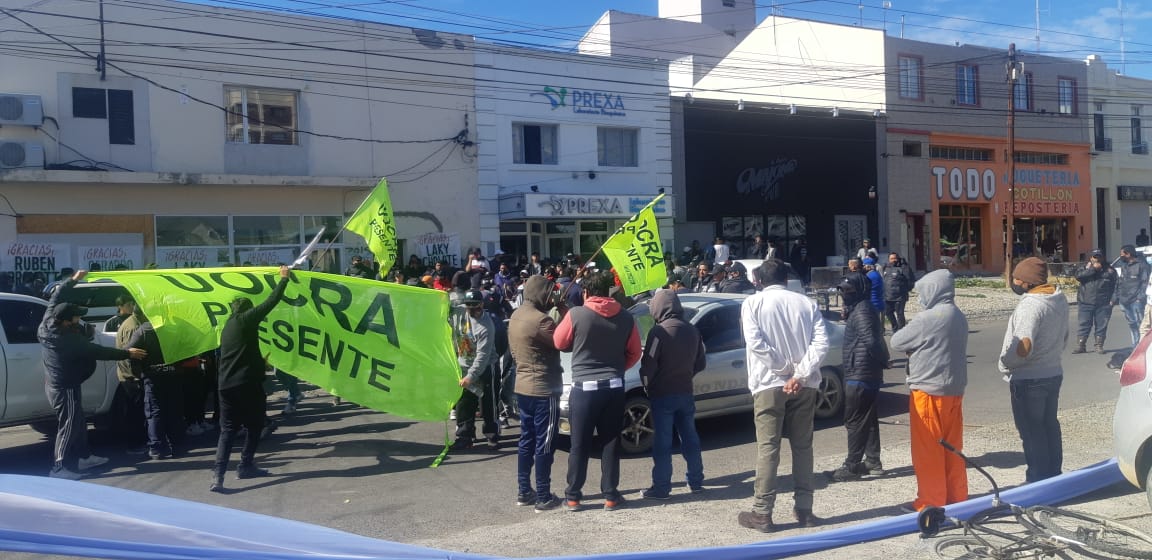 Reclamo de la UOCRA frente al ministerio de Trabajo de la provincia