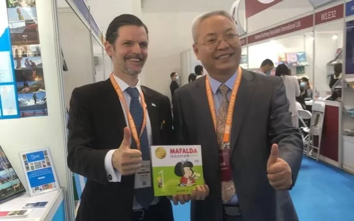 Argentina participó por primera vez en la Feria del Libro de Beijing y Vaca Narvaja presentó a Mafalda