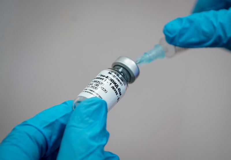 AstraZeneca y Oxford anunciaron “una eficacia del 70%” en su vacuna contra el coronavirus 