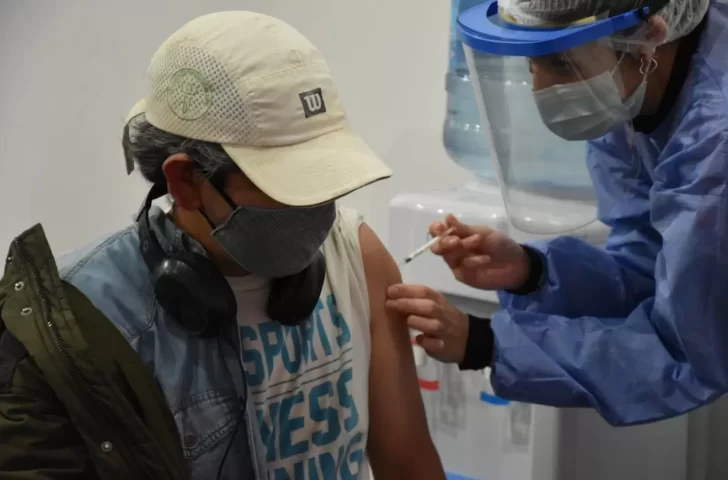 Inicia la vacunación “puerta a puerta” en Río Gallegos: ¿en qué barrios estará el personal sanitario?