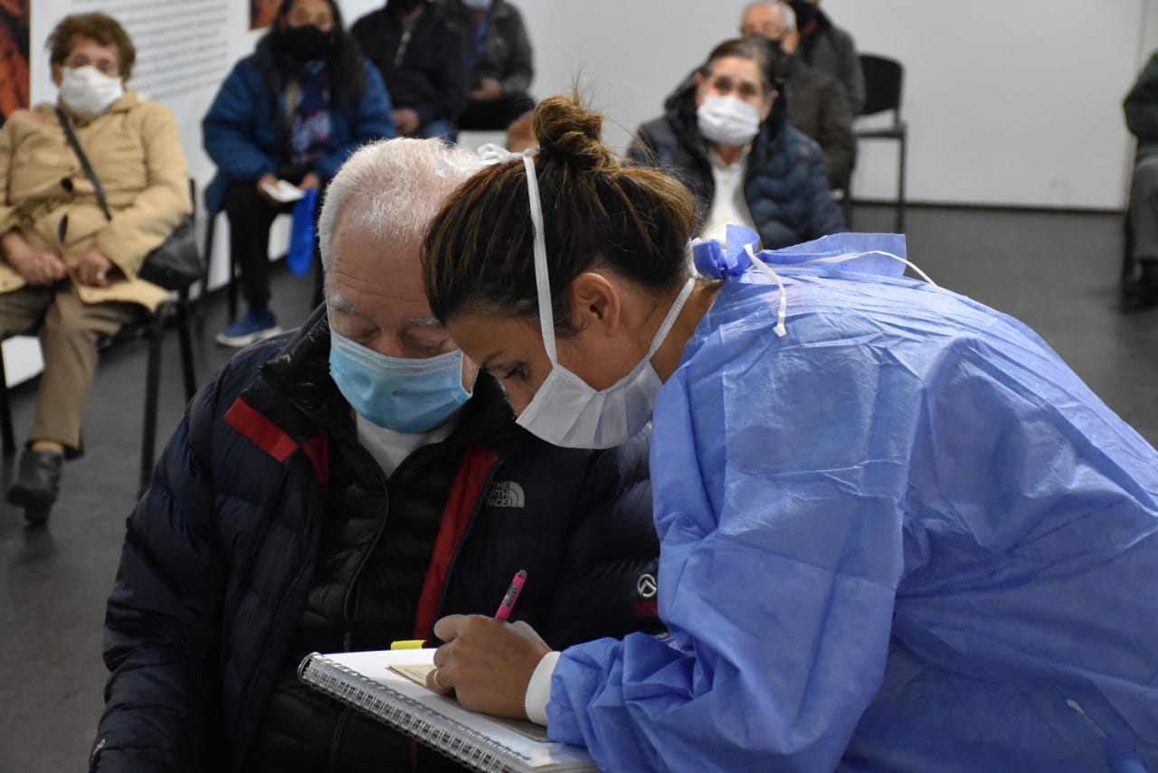 Más de 800 mayores de 75 años ya se anotaron para ser vacunados contra el coronavirus