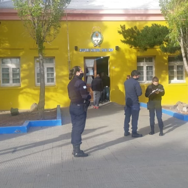 Coronavirus: comenzó la vacunación a los policías de Santa Cruz Coronavirus: comenzó la vacunación a los policías de Santa Cruz