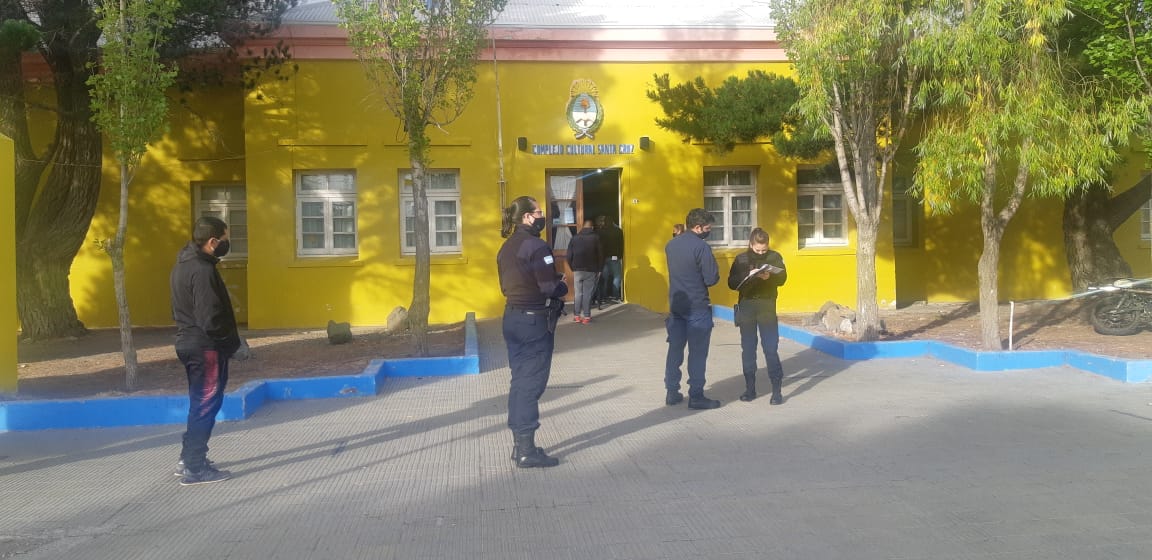 Coronavirus: comenzó la vacunación a los policías de Santa Cruz Coronavirus: comenzó la vacunación a los policías de Santa Cruz