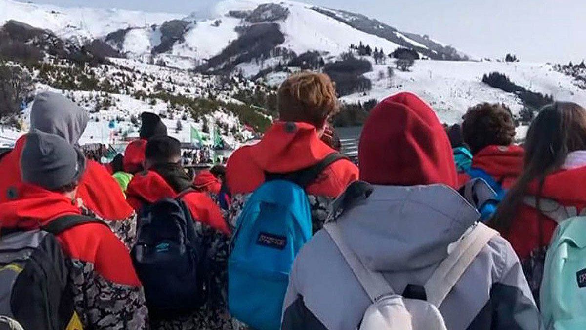 Segunda ola: indignación en Bariloche por la suspensión de viajes de egresados Segunda ola: indignación en Bariloche por la suspensión de viajes de egresados