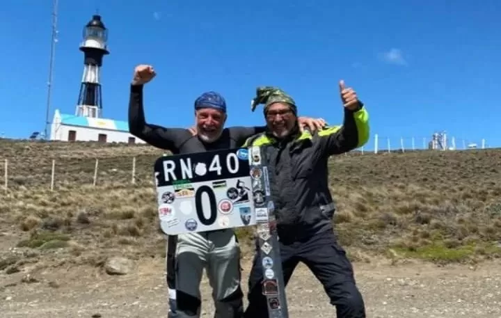 Los grabaron festejando en el Km. 0 de la ruta 40 y el video se viralizó: “Ni sabíamos que nos habían filmado”