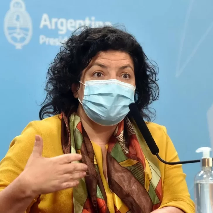 Vizzotti aseguró que los contactos estrechos con síntomas podrían considerarse positivos “sin hacer el test”