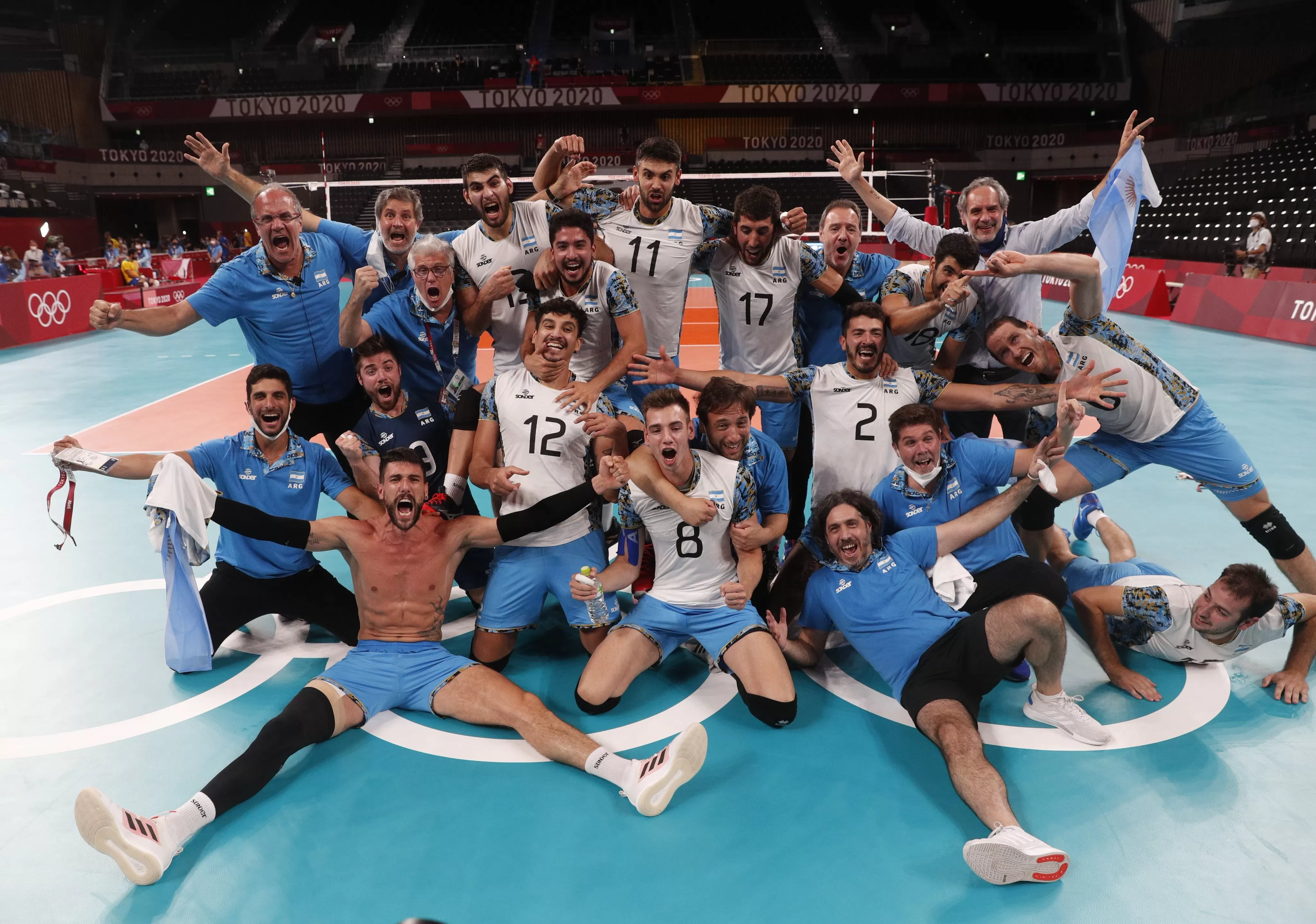 Gigantes de bronce: reviví el punto final que le dio la victoria olímpica al vóley argentino Gigantes de bronce: reviví el punto final que le dio la victoria olímpica al vóley argentino
