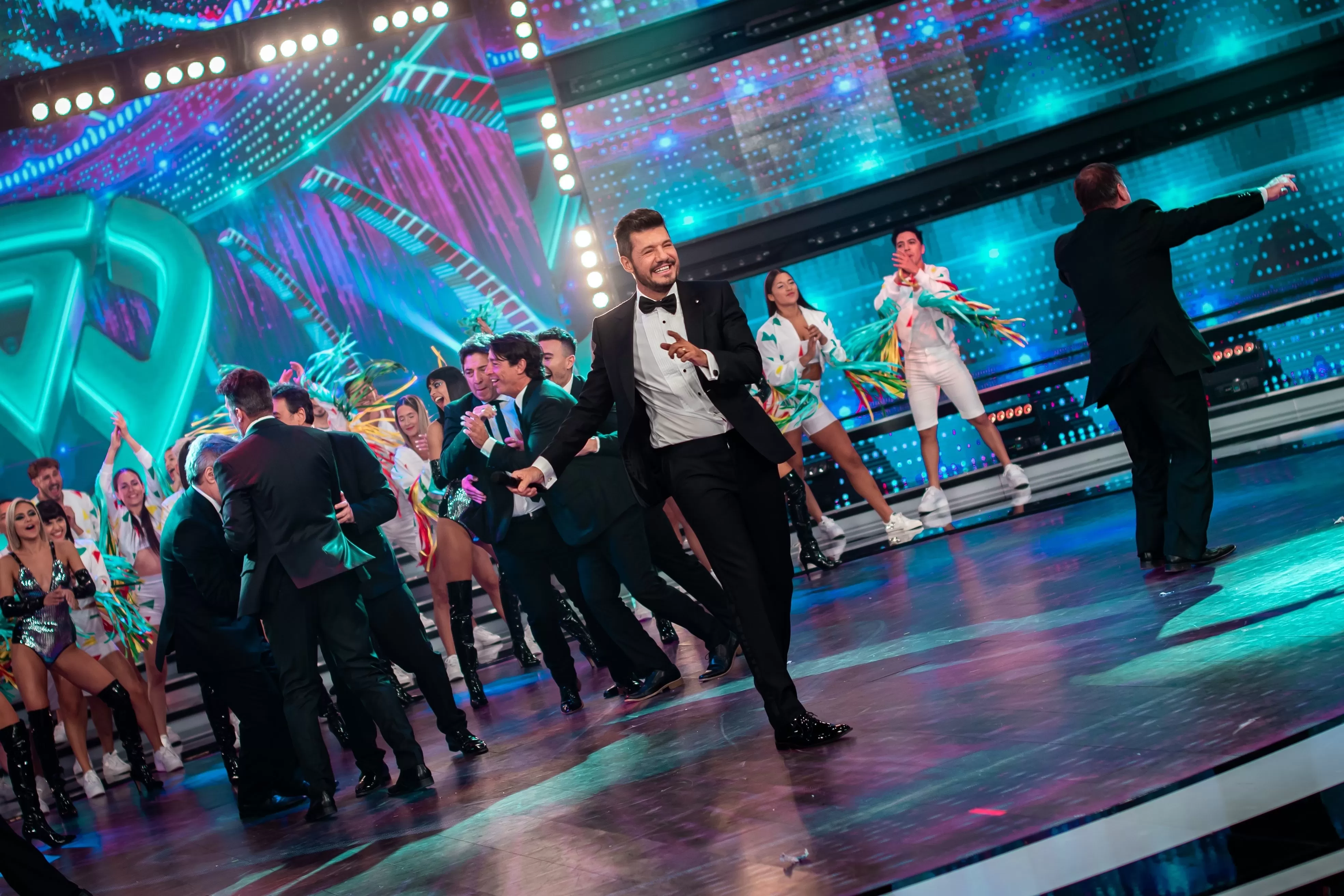 “Cuervo Tinelli” empezó la temporada con grandes figuras en la apertura “Cuervo Tinelli” empezó la temporada con grandes figuras en la apertura