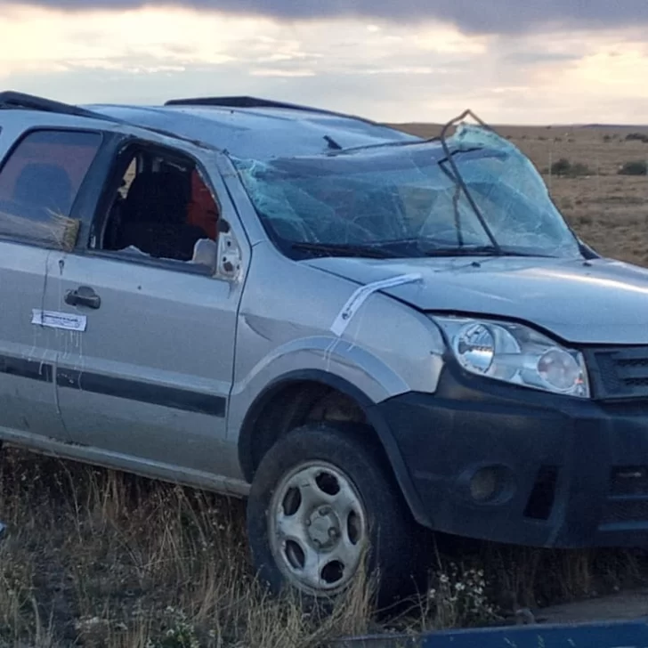 Pudo ser una tragedia: iba alcoholizado, volcó y lo salvó el cinturón de seguridad