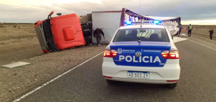 Camionero volcó a kilómetros de Río Gallegos y sufrió heridas múltiples