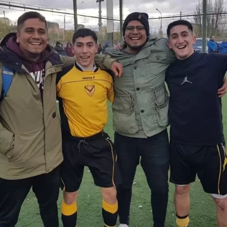 Por amor a los colores: La historia de los hermanos Cristian y Luciano Cárcamo que viajaron sobre la hora a la final Por amor a los colores: La historia de los hermanos Cristian y Luciano Cárcamo que viajaron sobre la hora a la final