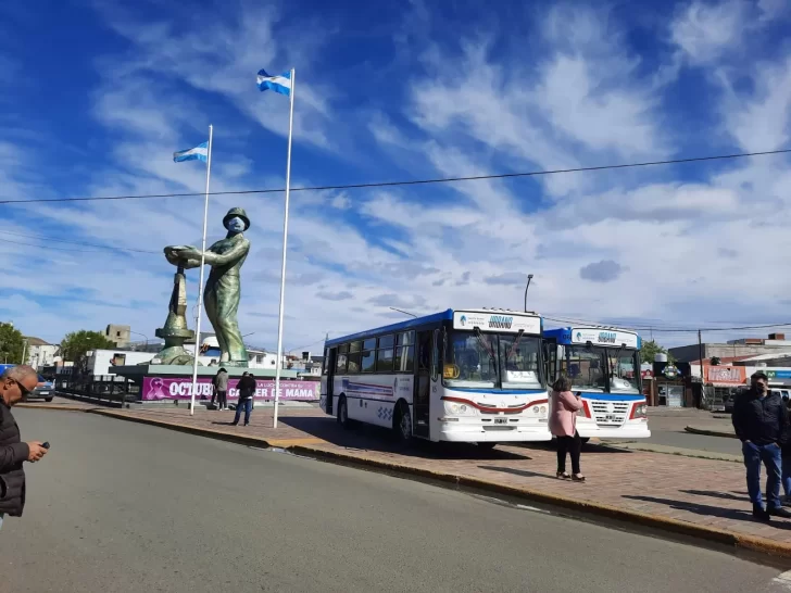 Llegaron los colectivos nuevos de Urbano S.E. a Caleta Olivia y el boleto costará 50 pesos