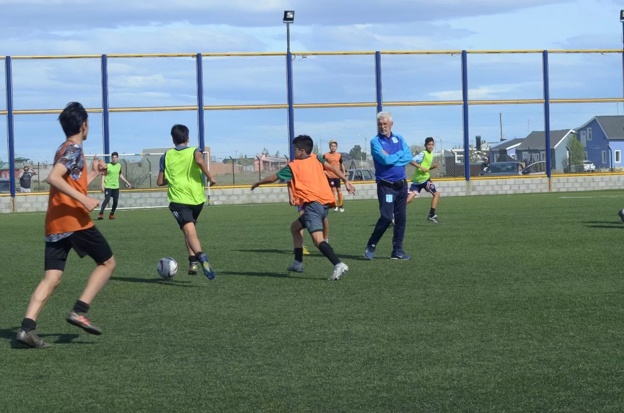 ¡Mirá las fotos! Racing probó jugadores categorías 2004 a 2009 en Boca de Río Gallegos ¡Mirá las fotos! Racing probó jugadores categorías 2004 a 2009 en Boca de Río Gallegos