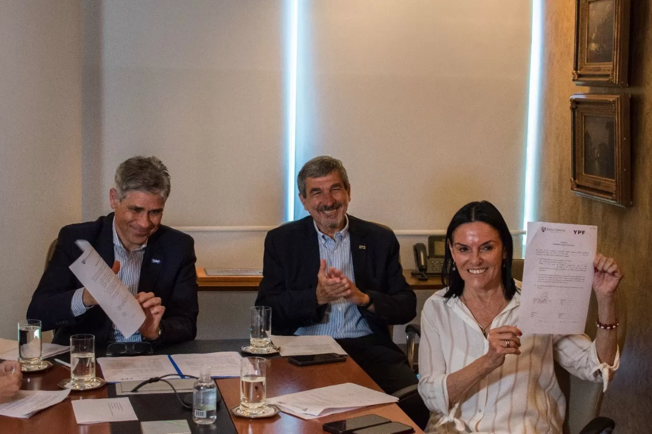 YPF llegó a un acuerdo con la Universidad John Hopkins para realizar investigaciones sobre transición energética YPF llegó a un acuerdo con la Universidad John Hopkins para realizar investigaciones sobre transición energética