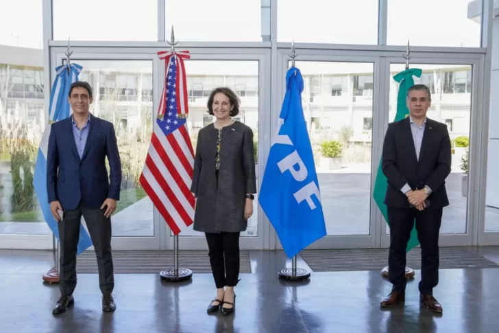 Autoridades de YPF se reunieron con miembros de la Embajada de Estados Unidos