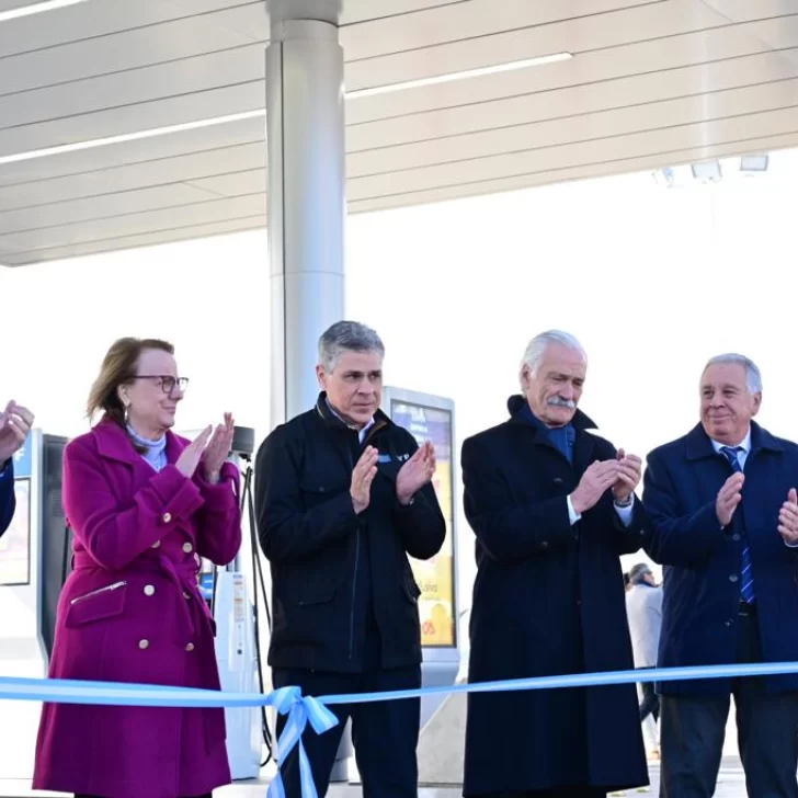 YPF inauguró la primera estación del futuro de Santa Cruz