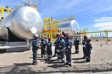 Fundación YPF organizó prácticas profesionalizantes en el yacimiento Los Perales de Santa Cruz Fundación YPF organizó prácticas profesionalizantes en el yacimiento Los Perales de Santa Cruz