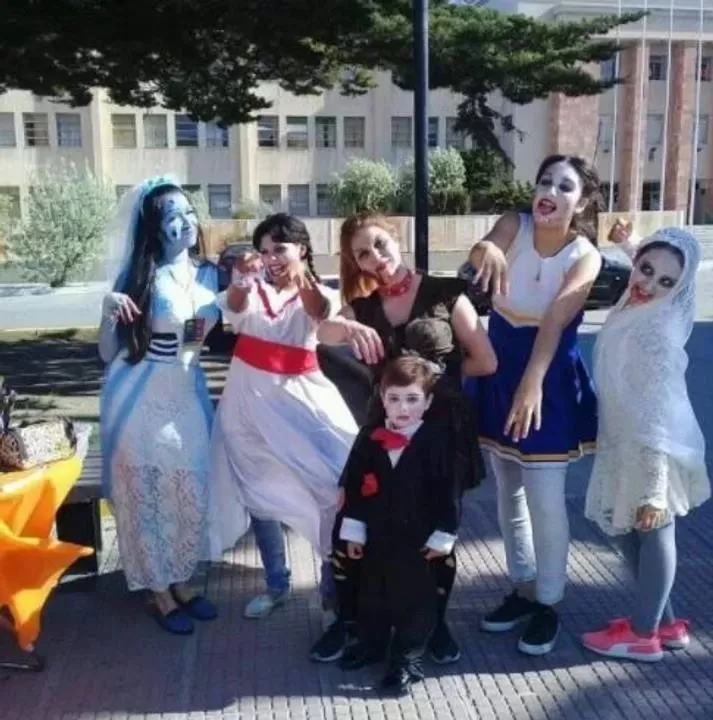 La gran “Caminata de Zombies” convocó a cientos de personas por Halloween