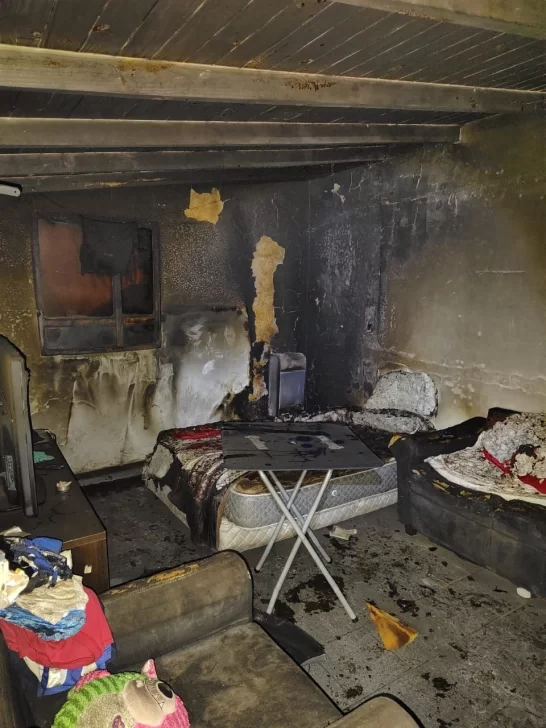 Una vivienda se incendió por dejar un colchón cerca del calefactor