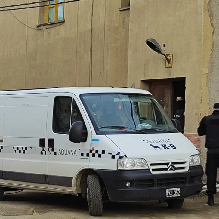 Narcos usaban menores para vender droga en las escuelas y los utilizaban de “campana” en los barrios de Río Turbio Narcos usaban menores para vender droga en las escuelas y los utilizaban de “campana” en los barrios de Río Turbio