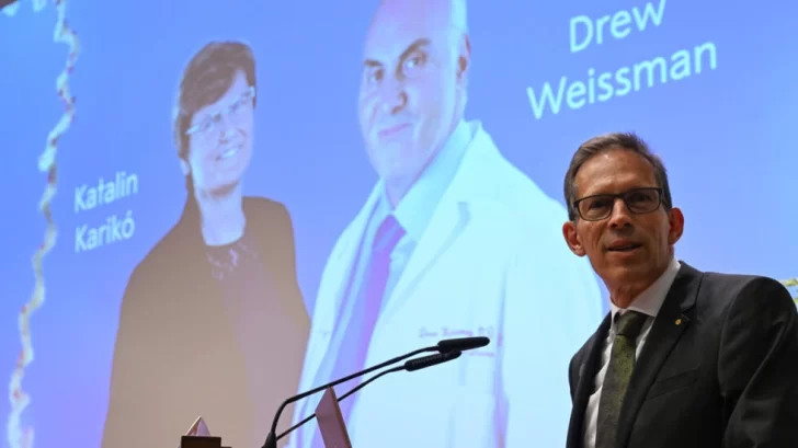 Premio Nobel de Medicina para descubridores de vacunas de ARN mensajero contra Covid-19